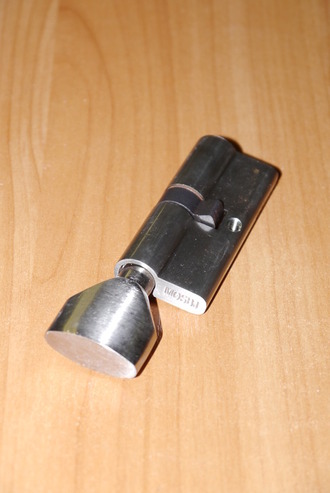 Цилиндр 70мм. перфорированный ключ-вертушка (хром) TD70B-5K